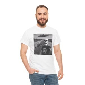 Funny Skeleton Selfie - UFOs - Conspiracy Theory - Photobomb T-Shirt - Choice of Colors - Unisex Tee